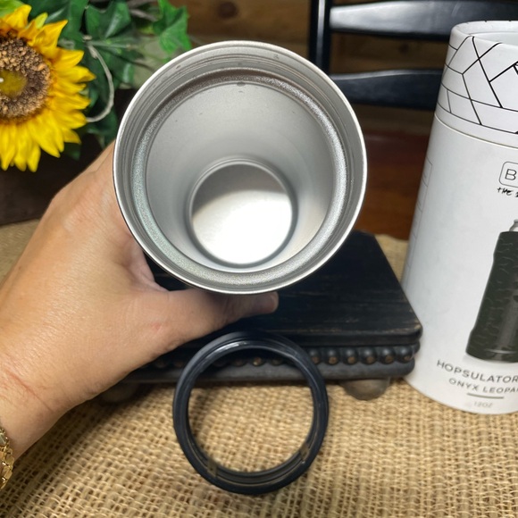 BRUMATE HOPSULATOR SLIM Onyx Black 12oz Slim Can Coozie - Picture 6 of 10